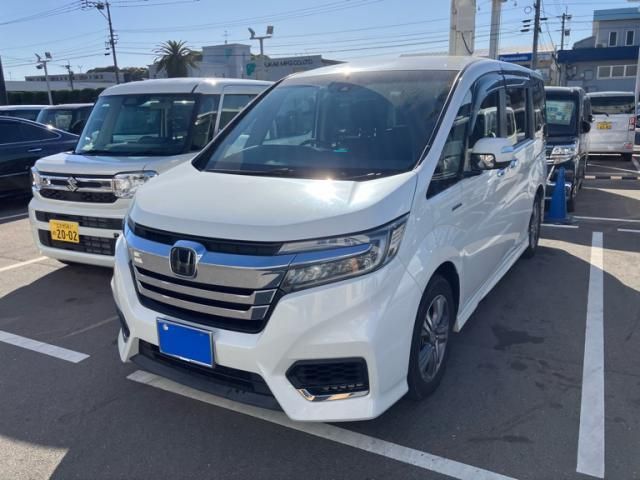 Japanese used car Ref# 1583620 HONDA / ステップワゴンスパーダＨＶ