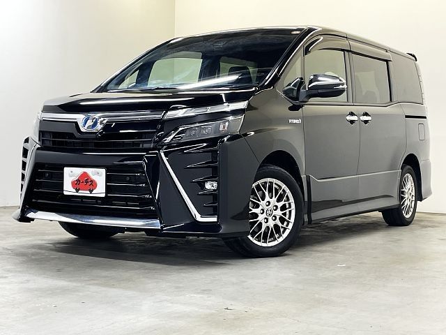TOYOTA / VOXY HYBRID