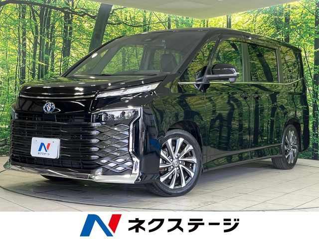 TOYOTA / VOXY HYBRID