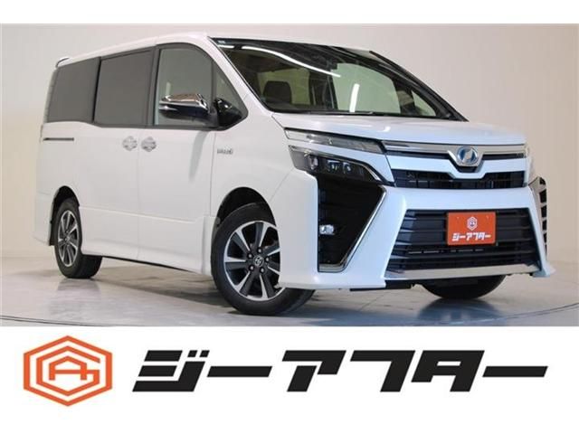 TOYOTA / VOXY HYBRID