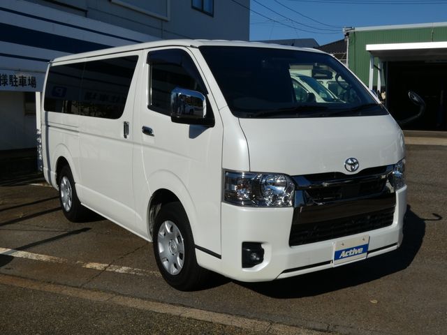 TOYOTA / HIACE van 4WD