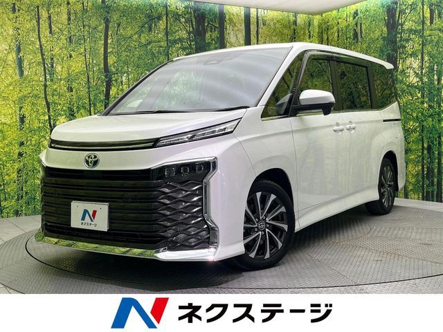 TOYOTA / VOXY HYBRID