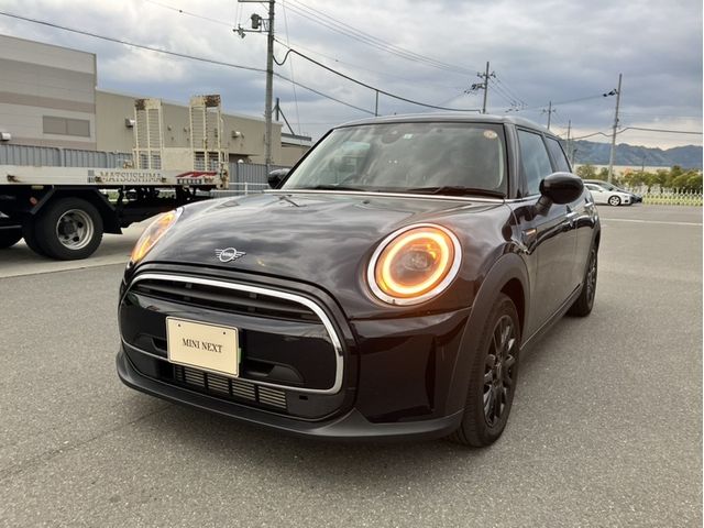 Japanese used car Ref# 1584835 BMW / MINI COOPER D 5DOOR