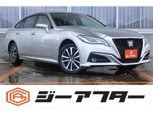 TOYOTA / CROWN sedan hybrid 4WD
