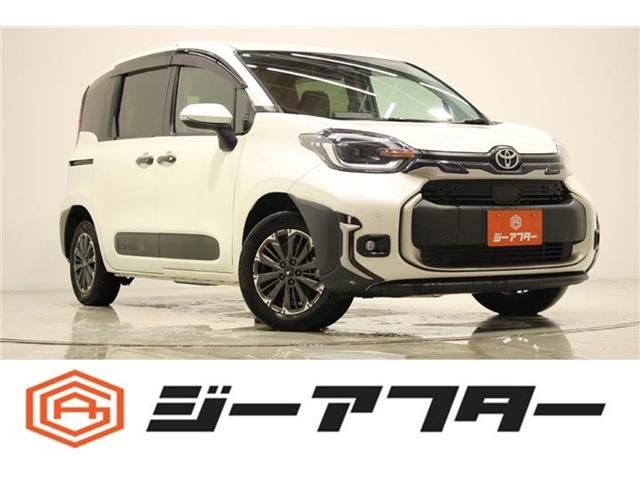 Japanese used car Ref# 1585015 TOYOTA / SIENTA HYBRID