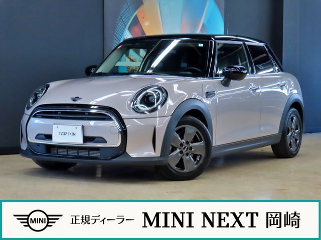 Japanese used car Ref# 1585187 BMW / MINI COOPER 5DOOR