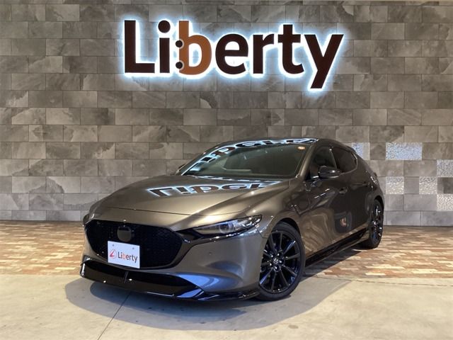 Japanese used car Ref# 1585491 MAZDA / MAZDA3 FASTBACK