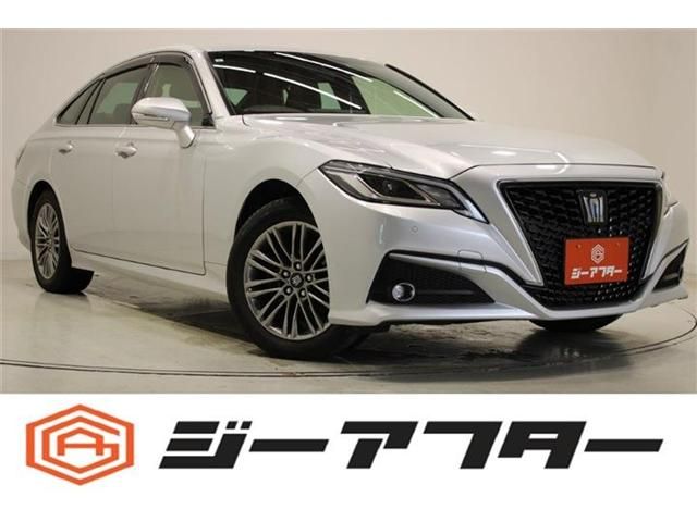 TOYOTA / CROWN sedan hybrid 4WD