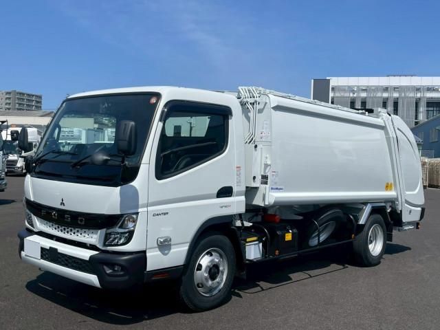 Japanese used car Ref# 1585920 MITSUBISHI / CANTER