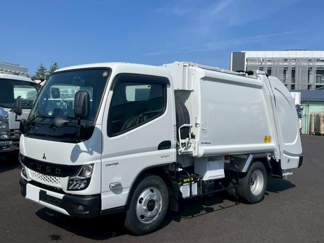 Japanese used car Ref# 1585921 MITSUBISHI / CANTER