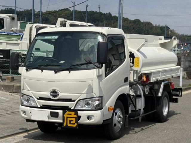 Japanese used car Ref# 1586084 HINO / DUTRO