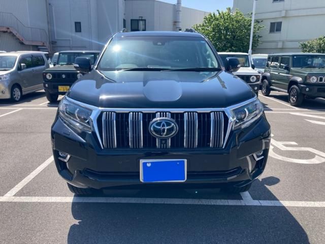 Japanese used car Ref# 1586689 TOYOTA / LANDCRUISER PRADO