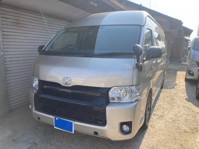 TOYOTA / HIACE COMMUTER