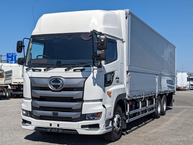 Japanese used car Ref# 1586968 HINO / PROFIA