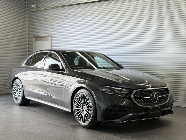 MERCEDES BENZ / MERCEDES BENZ E class sedan