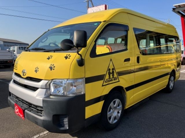 TOYOTA / HIACE COMMUTER