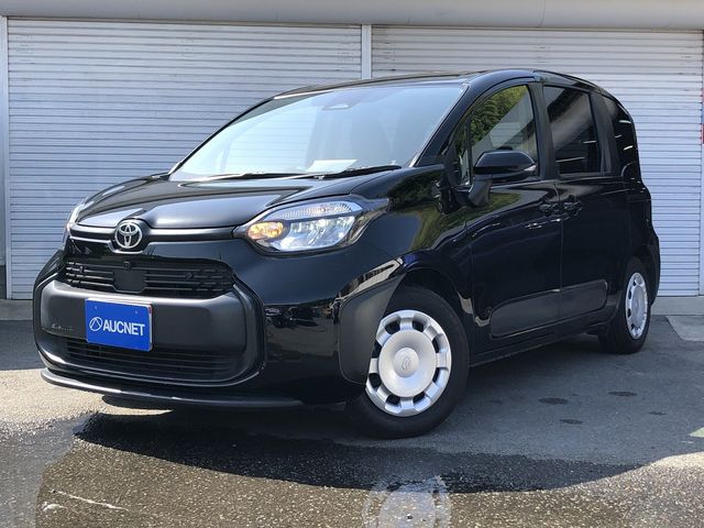 Japanese used car Ref# 1587705 TOYOTA / SIENTA HYBRID