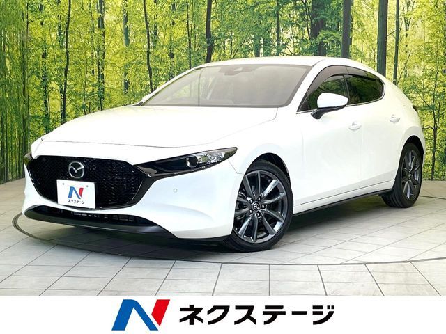 Japanese used car Ref# 1588044 MAZDA / MAZDA3 FASTBACK