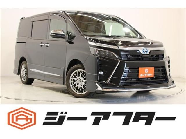TOYOTA / VOXY HYBRID