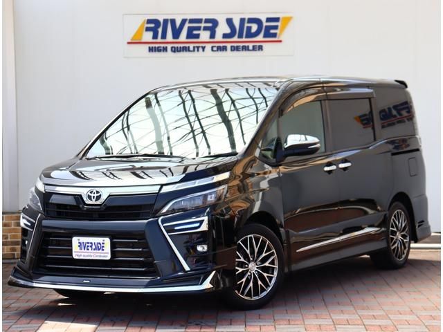 TOYOTA / VOXY