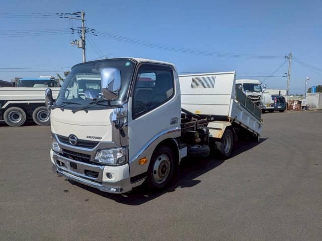 Japanese used car Ref# 1589016 HINO / DUTRO