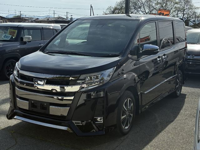 TOYOTA / NOAH