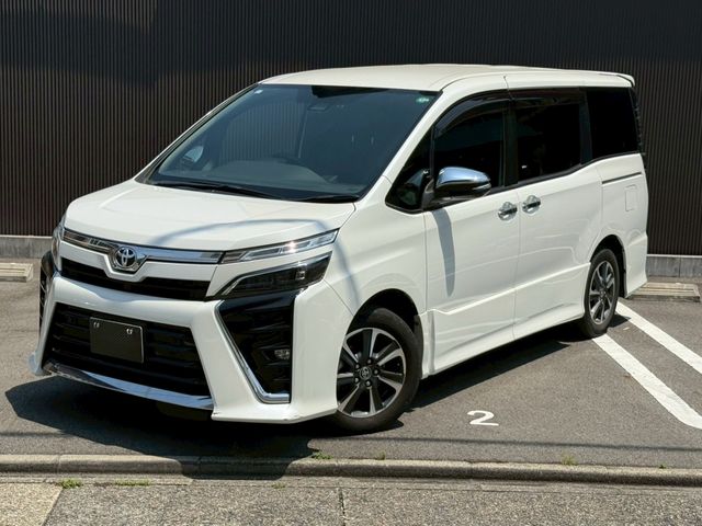 TOYOTA / VOXY