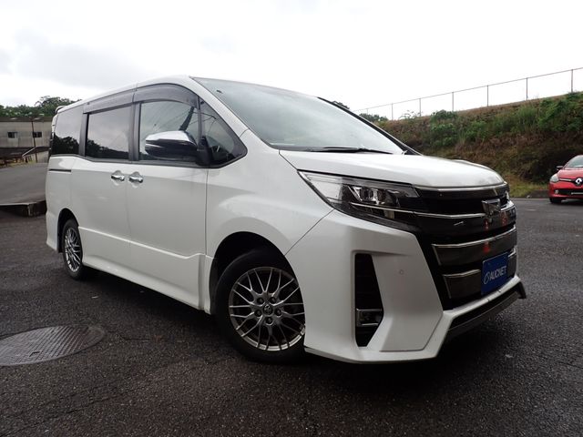 TOYOTA / NOAH HYBRID