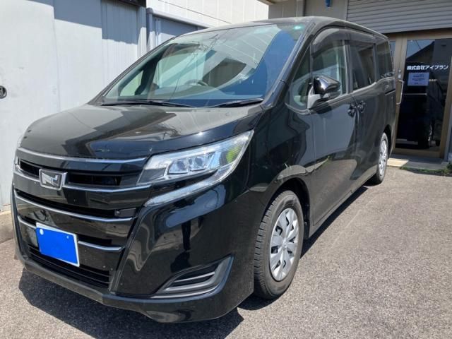 TOYOTA / NOAH