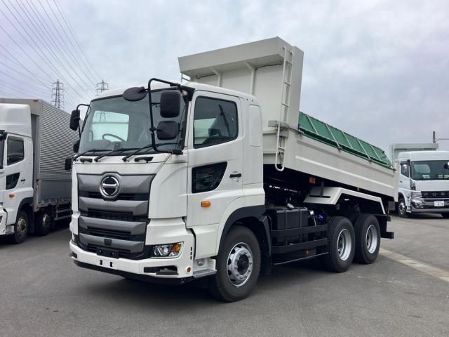 Japanese used car Ref# 1589464 HINO / PROFIA