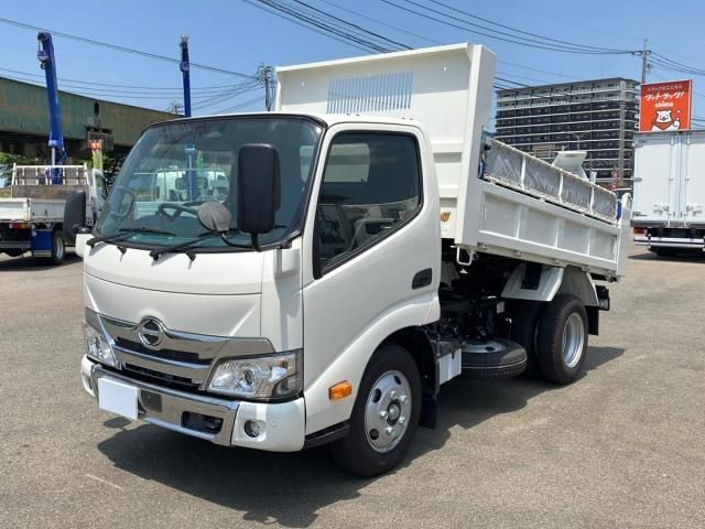 Japanese used car Ref# 1589466 HINO / DUTRO