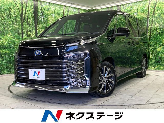 TOYOTA / VOXY HYBRID