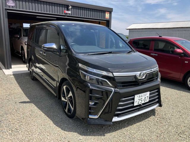 TOYOTA / VOXY 4WD