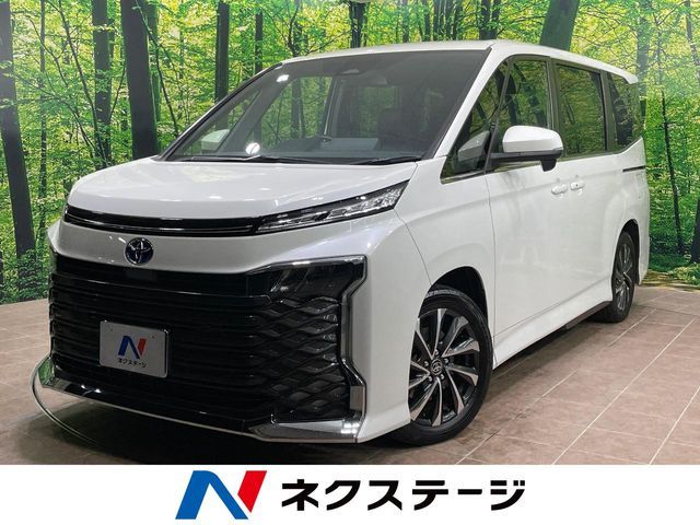 TOYOTA / VOXY HYBRID