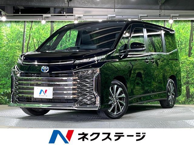 TOYOTA / VOXY HYBRID