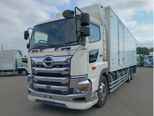Japanese used car Ref# 1590358 HINO / PROFIA
