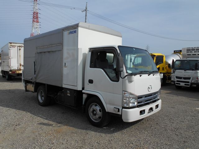 MAZDA / TITAN