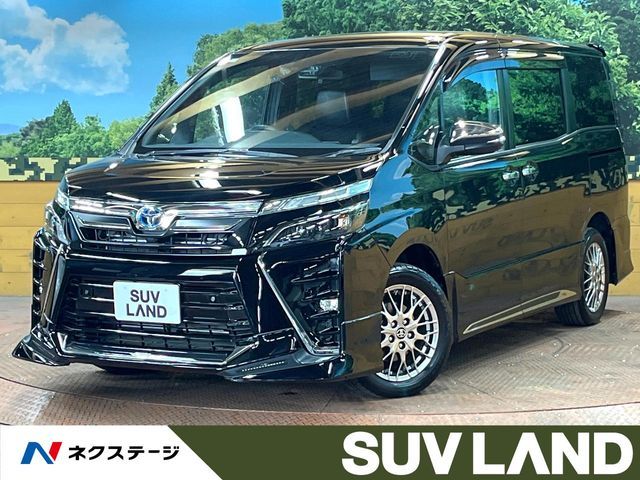 TOYOTA / VOXY HYBRID