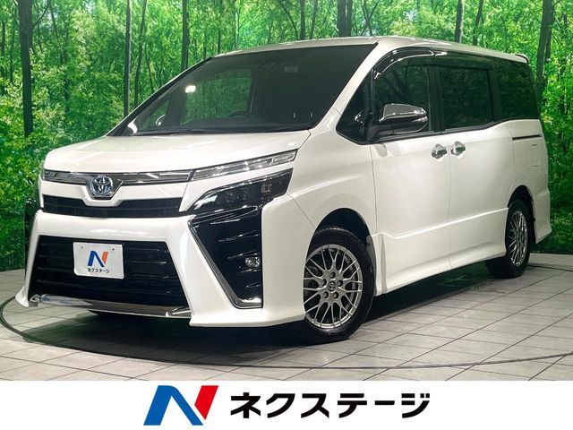 TOYOTA / VOXY HYBRID