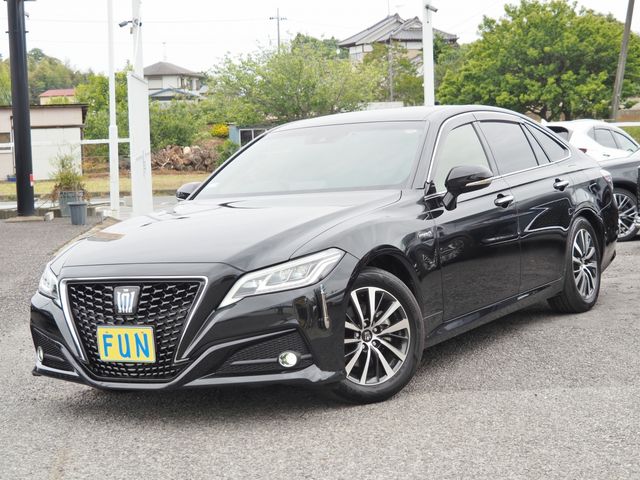 TOYOTA / CROWN sedan hybrid