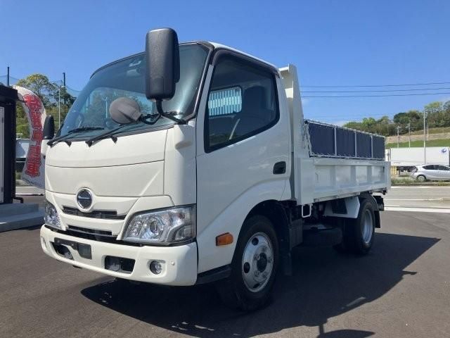 Japanese used car Ref# 1590985 HINO / DUTRO