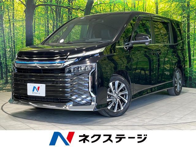 TOYOTA / VOXY HYBRID