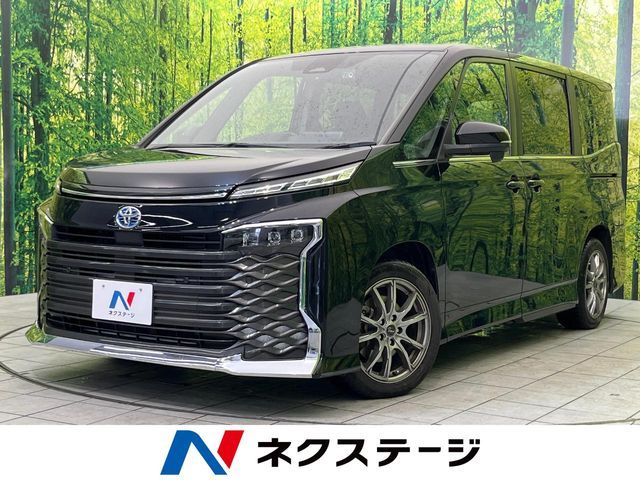 TOYOTA / VOXY HYBRID