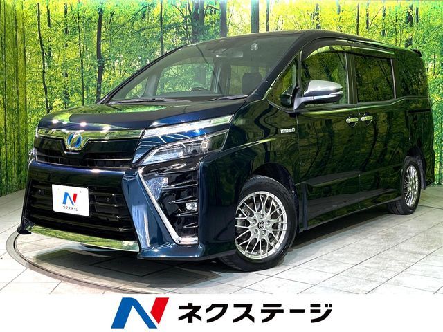 TOYOTA / VOXY HYBRID