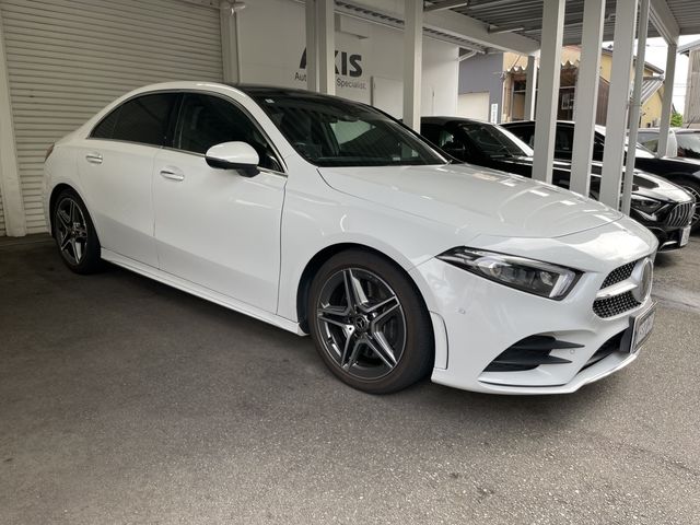MERCEDES BENZ / MERCEDES BENZ A class sedan