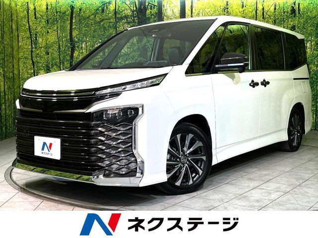 TOYOTA / VOXY HYBRID