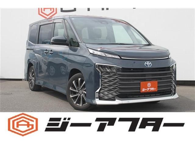 TOYOTA / VOXY HYBRID