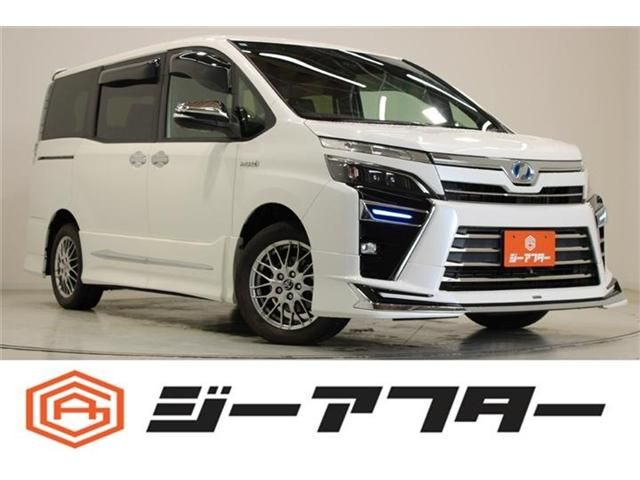 TOYOTA / VOXY HYBRID