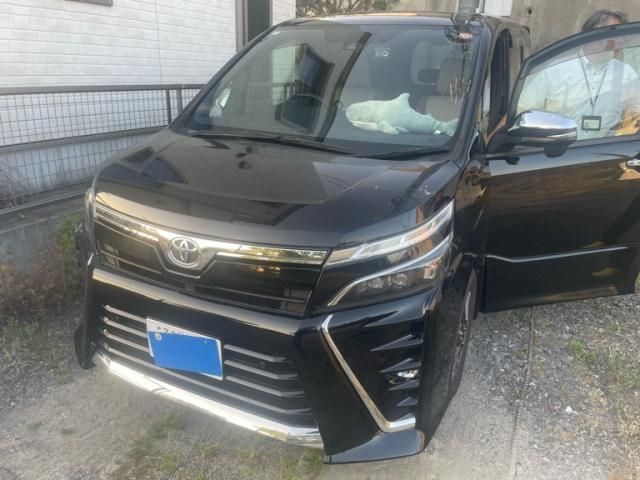 TOYOTA / VOXY 4WD