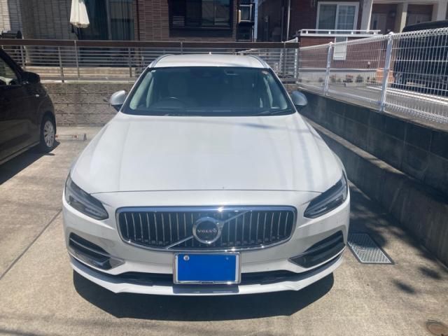 VOLVO / VOLVO V90